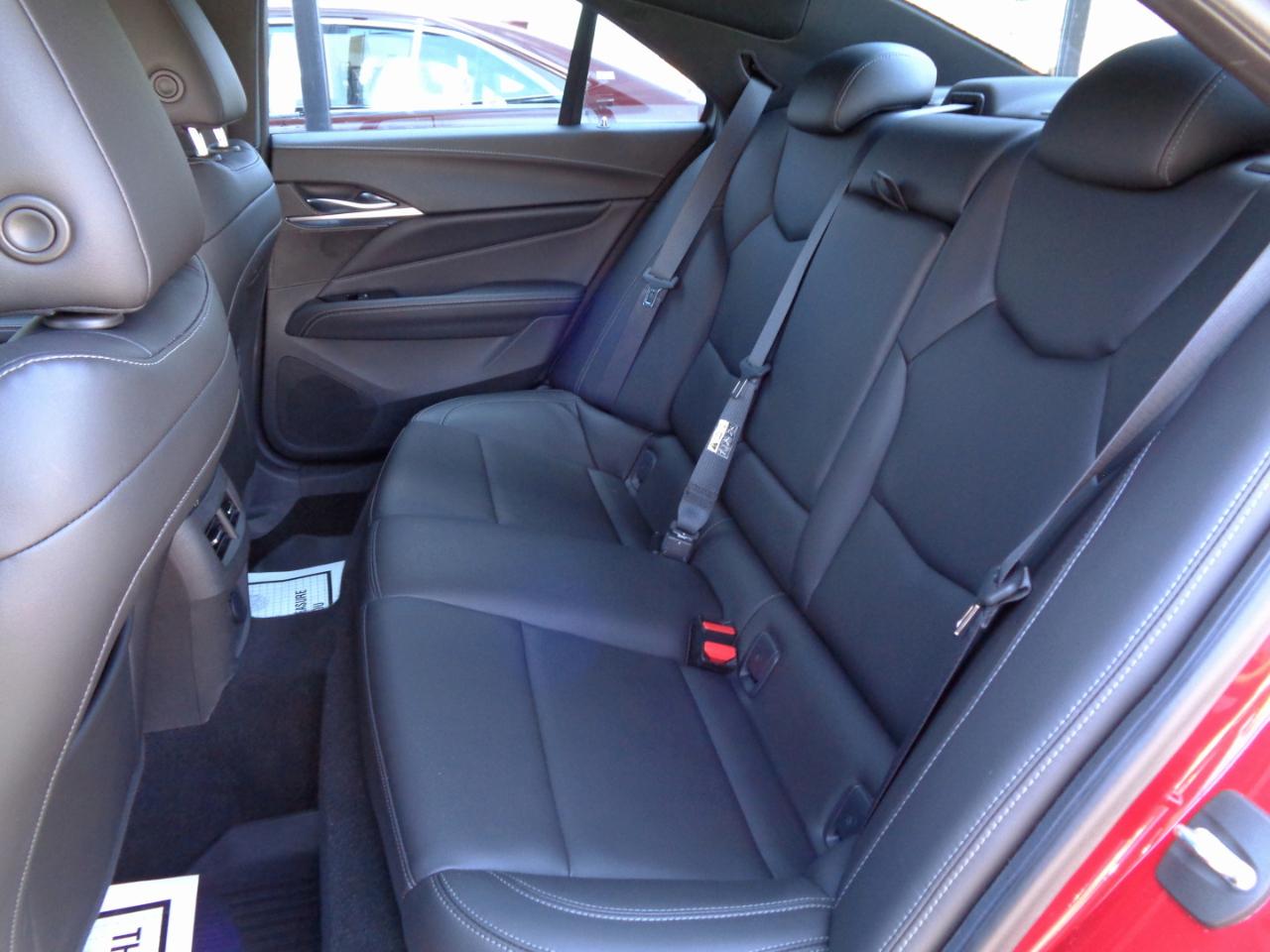 Cadillac CT4 4dr Sdn Luxury 2022