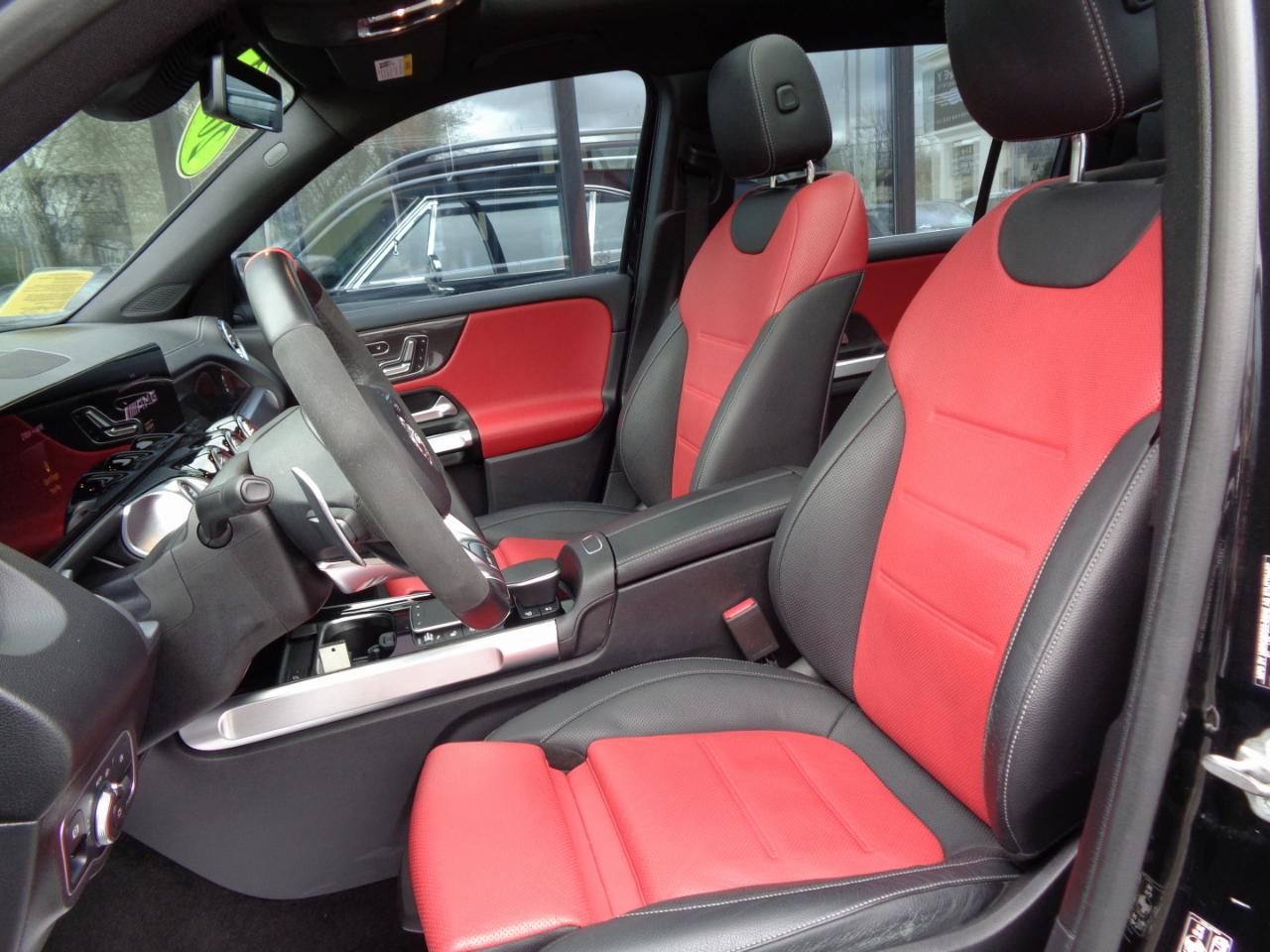 Mercedes-Benz GLB AMG GLB 35 4MATIC SUV 2022