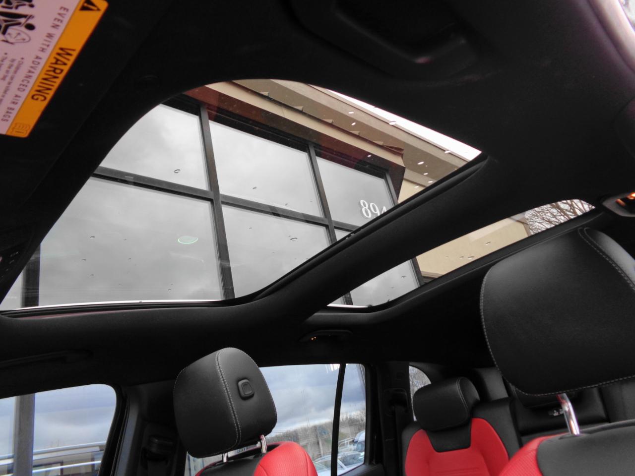 Mercedes-Benz GLB AMG GLB 35 4MATIC SUV 2022