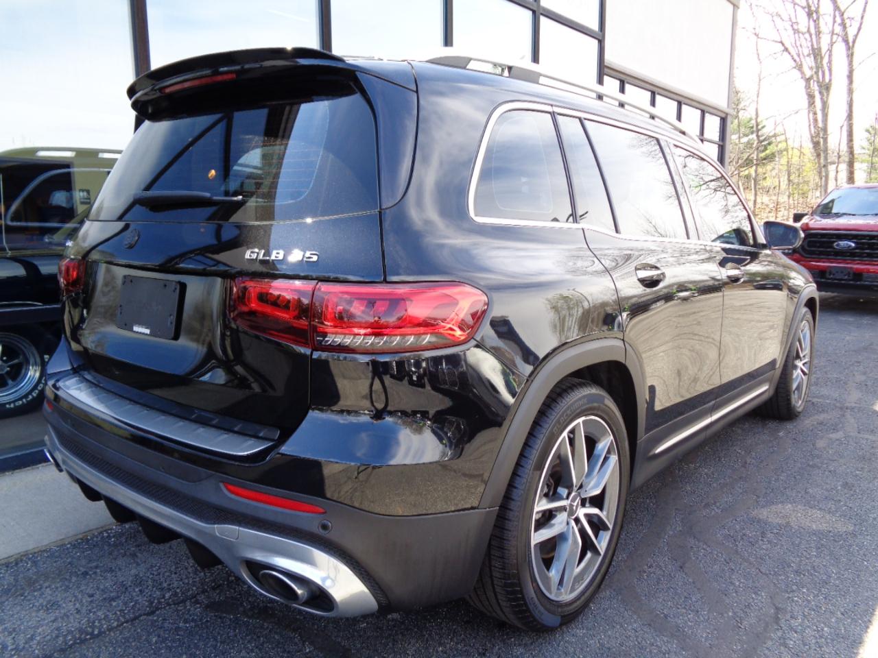 Mercedes-Benz GLB AMG GLB 35 4MATIC SUV 2022