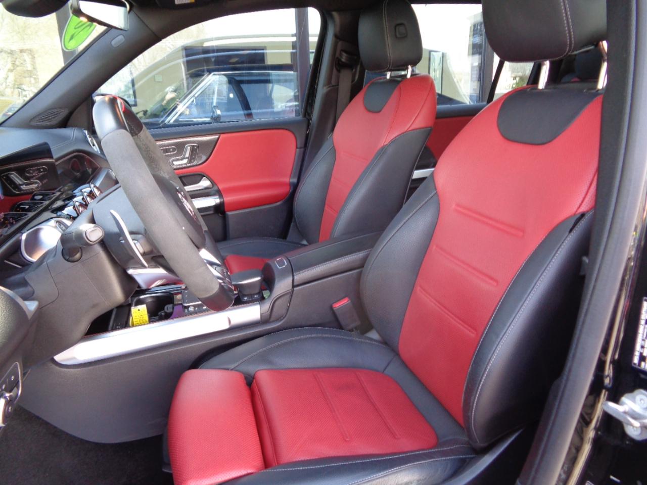 Mercedes-Benz GLB AMG GLB 35 4MATIC SUV 2022