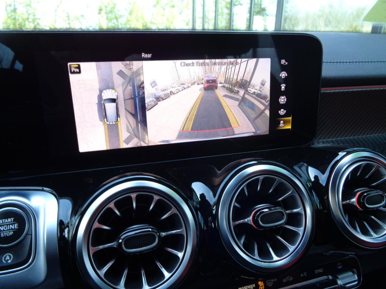 Mercedes-Benz GLB AMG GLB 35 4MATIC SUV 2022