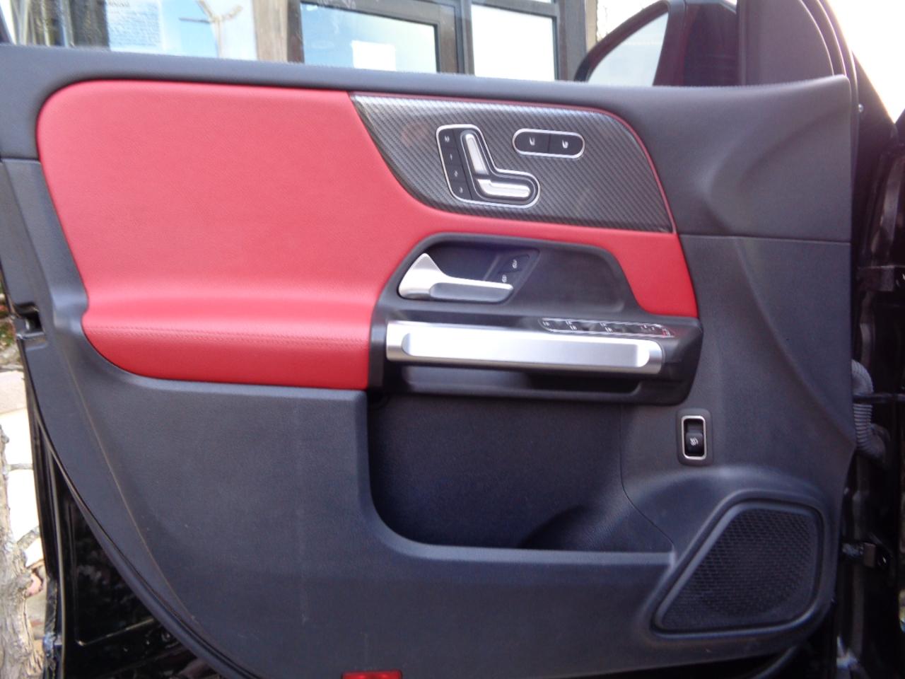 Mercedes-Benz GLB AMG GLB 35 4MATIC SUV 2022