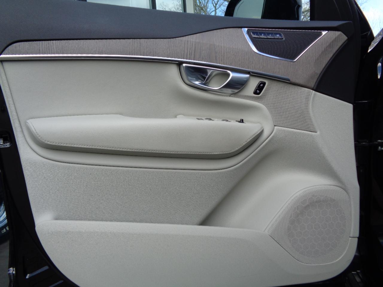 Volvo XC90 B6 AWD Plus 7P 2023