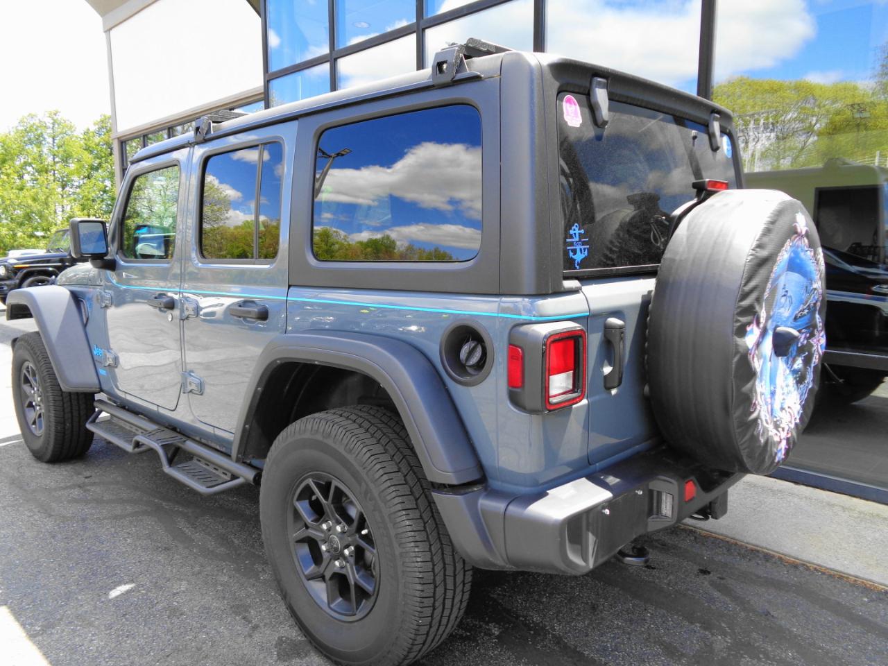 Jeep Wrangler Willys 4 Door 4x4 2024