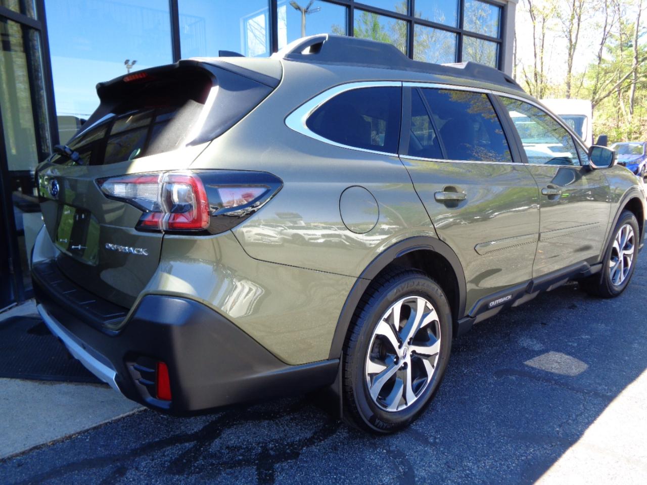 Subaru Outback Limited CVT 2021