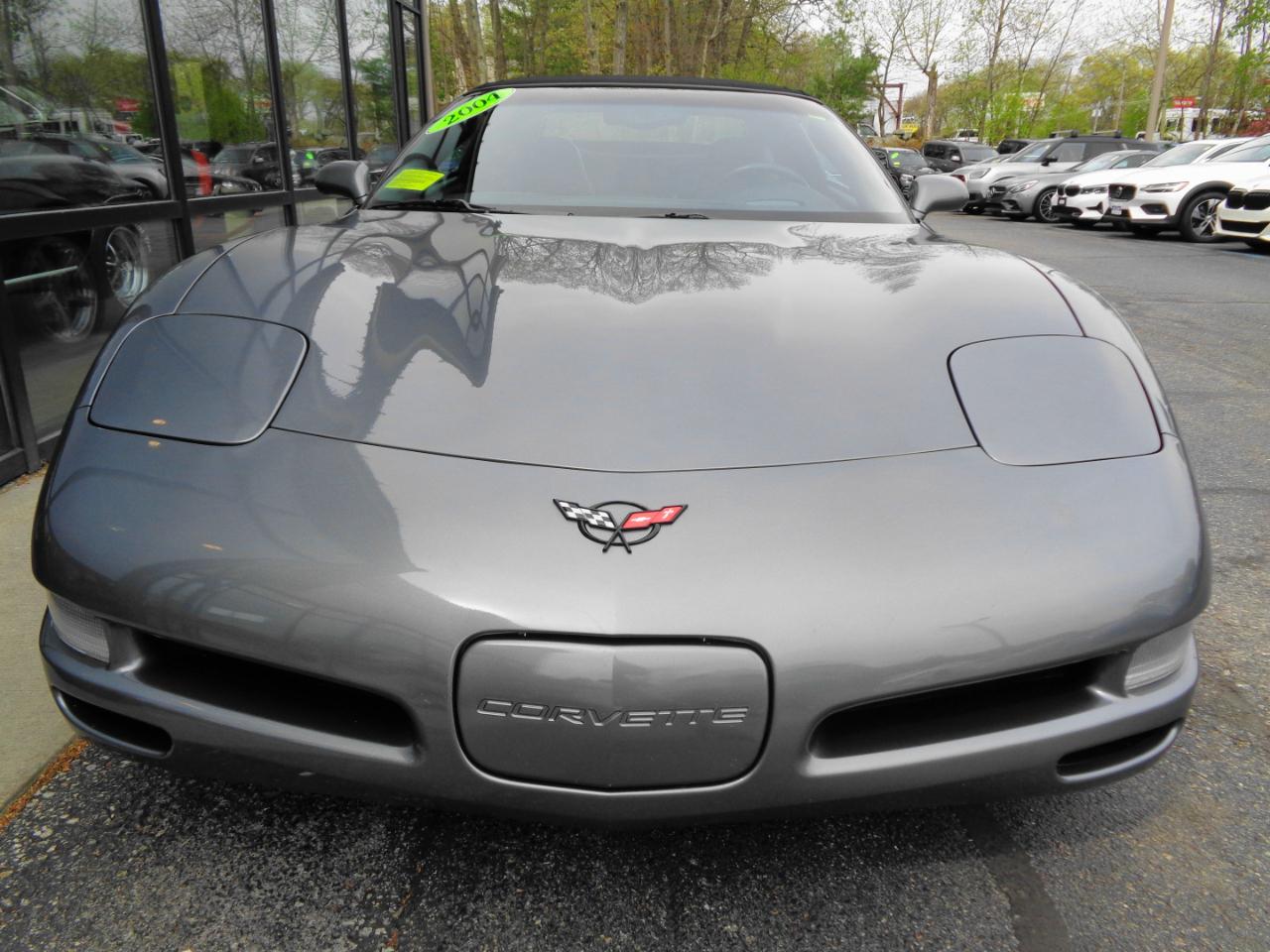 Chevrolet Corvette 2dr Convertible 2004