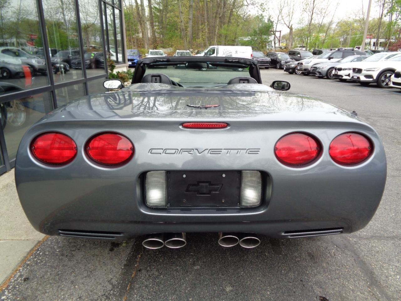 Chevrolet Corvette 2dr Convertible 2004