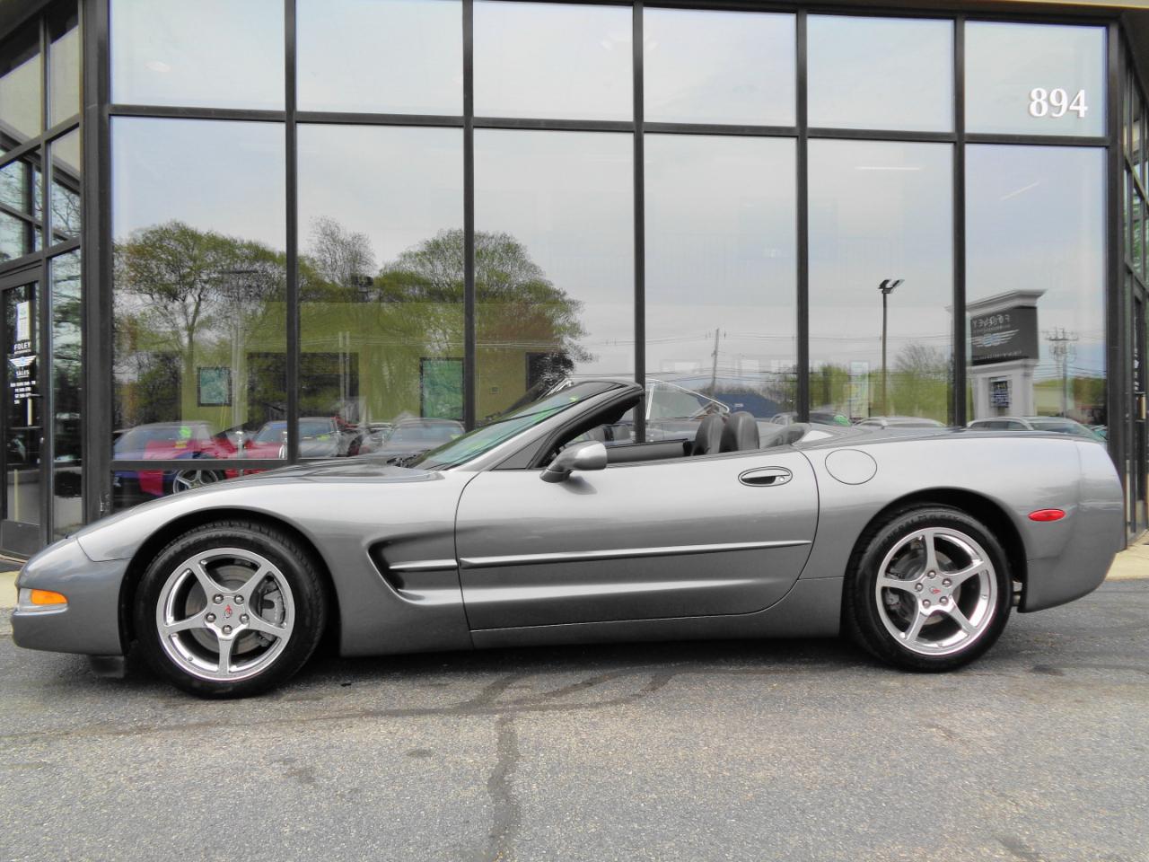 Chevrolet Corvette 2dr Convertible 2004