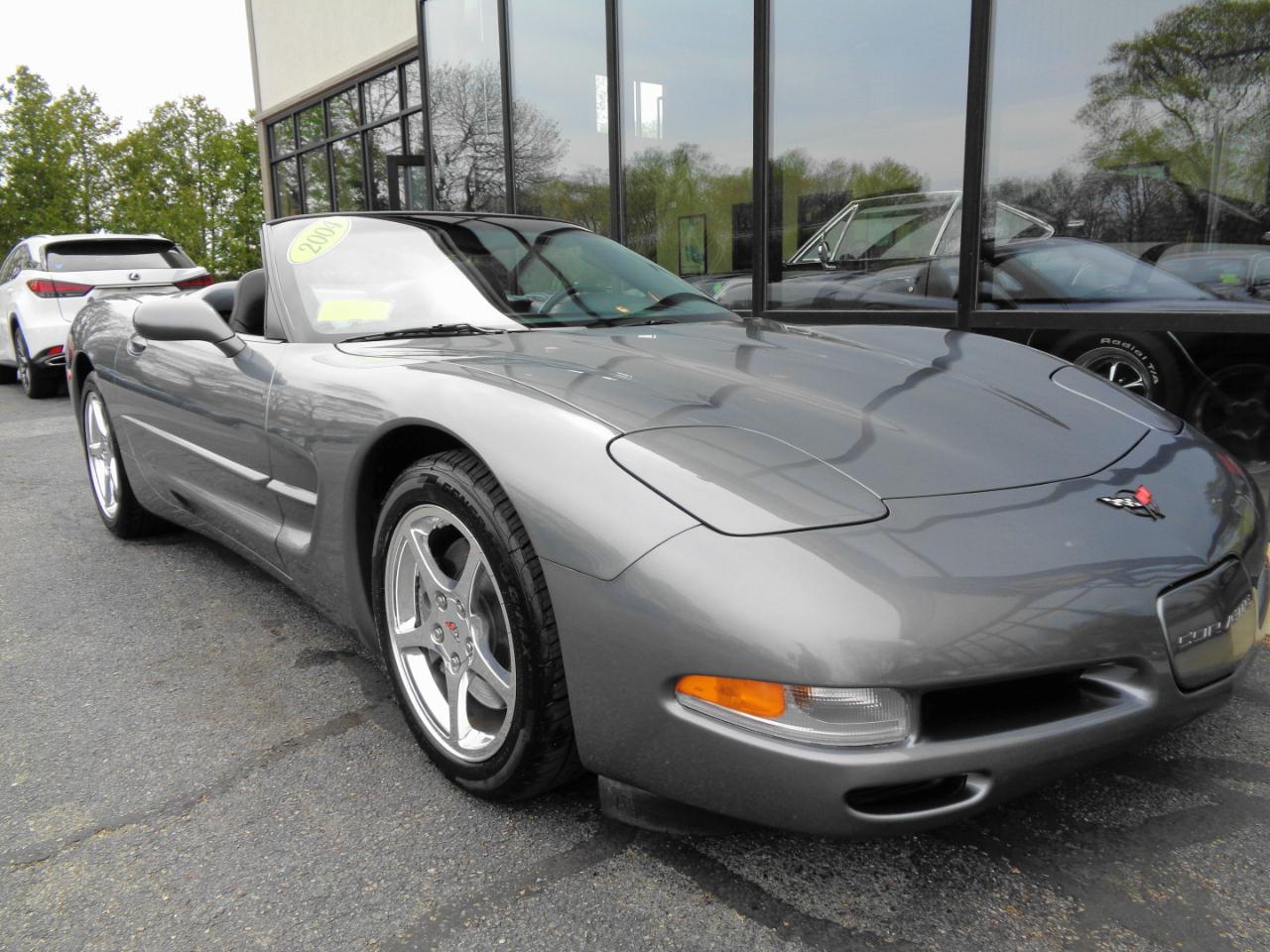 Chevrolet Corvette 2dr Convertible 2004