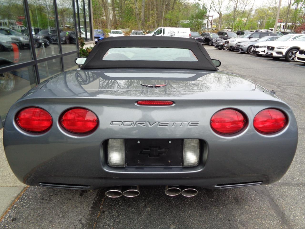 Chevrolet Corvette 2dr Convertible 2004