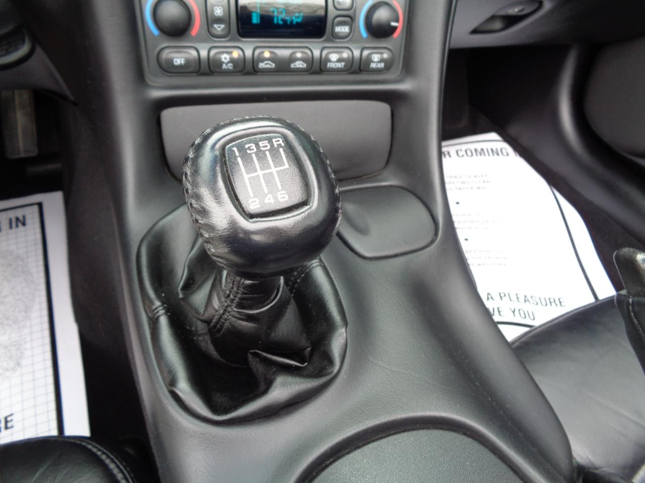 Chevrolet Corvette 2dr Convertible 2004