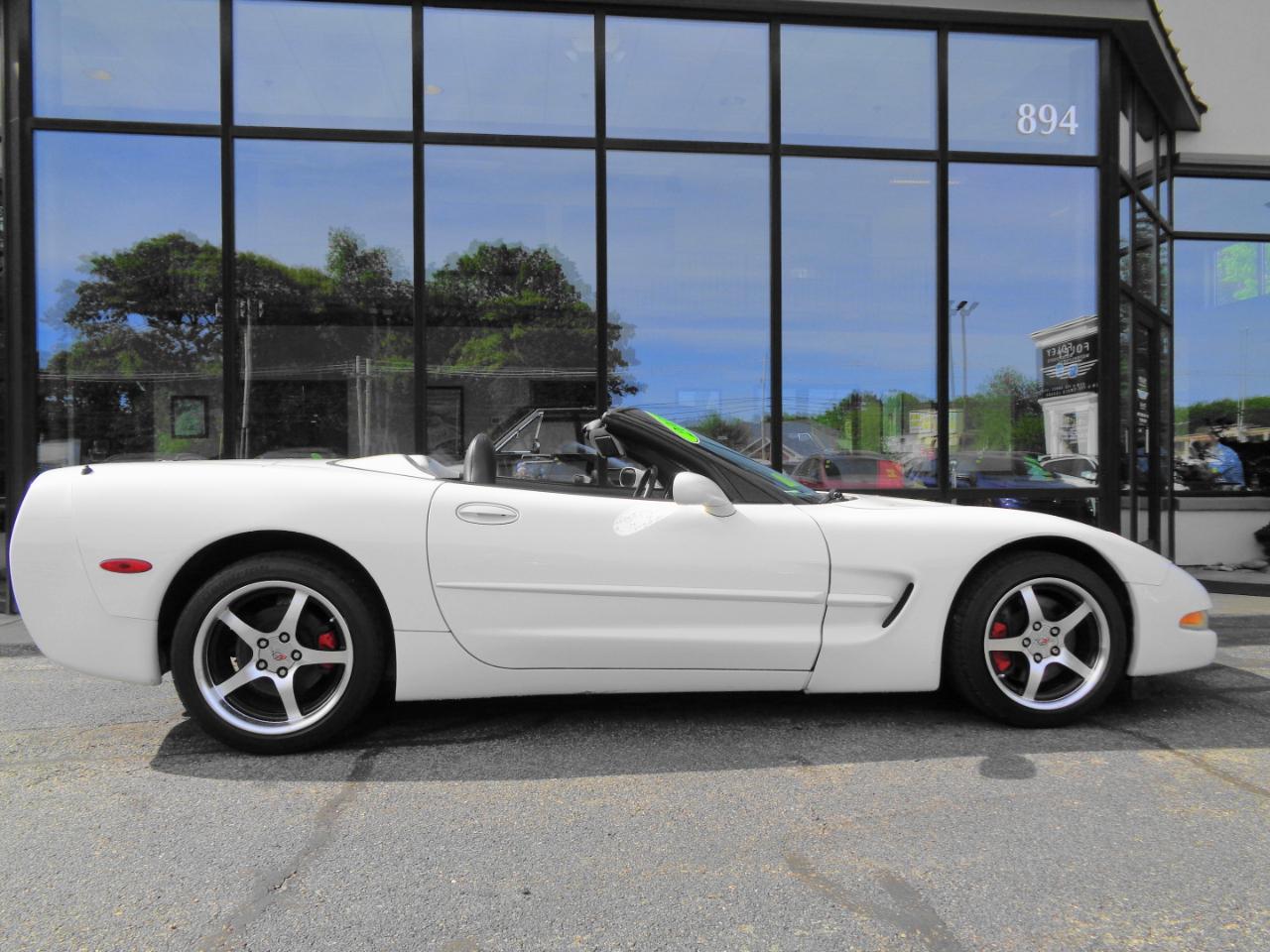 Chevrolet Corvette 2dr Convertible 2001