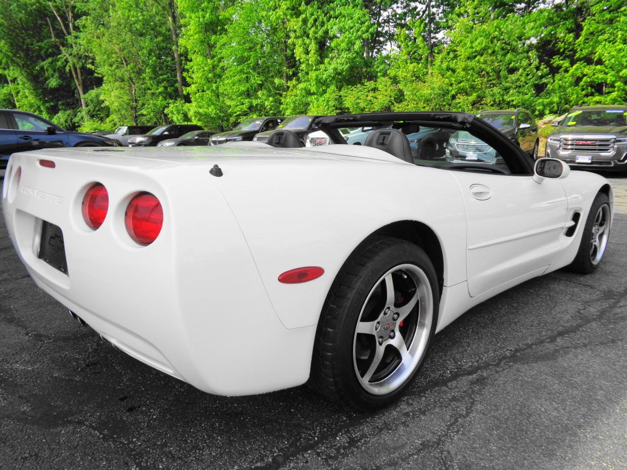 Chevrolet Corvette 2dr Convertible 2001