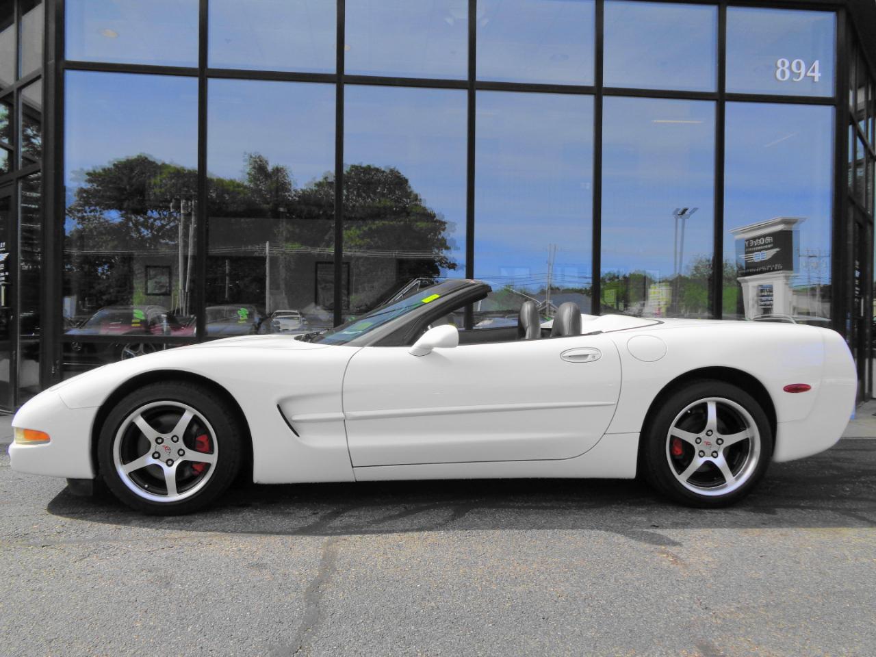 Chevrolet Corvette 2dr Convertible 2001