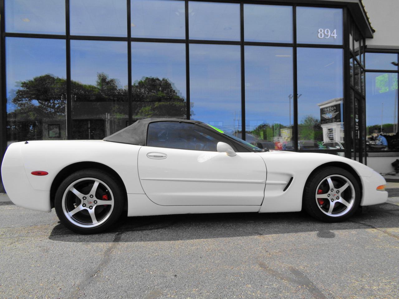 Chevrolet Corvette 2dr Convertible 2001