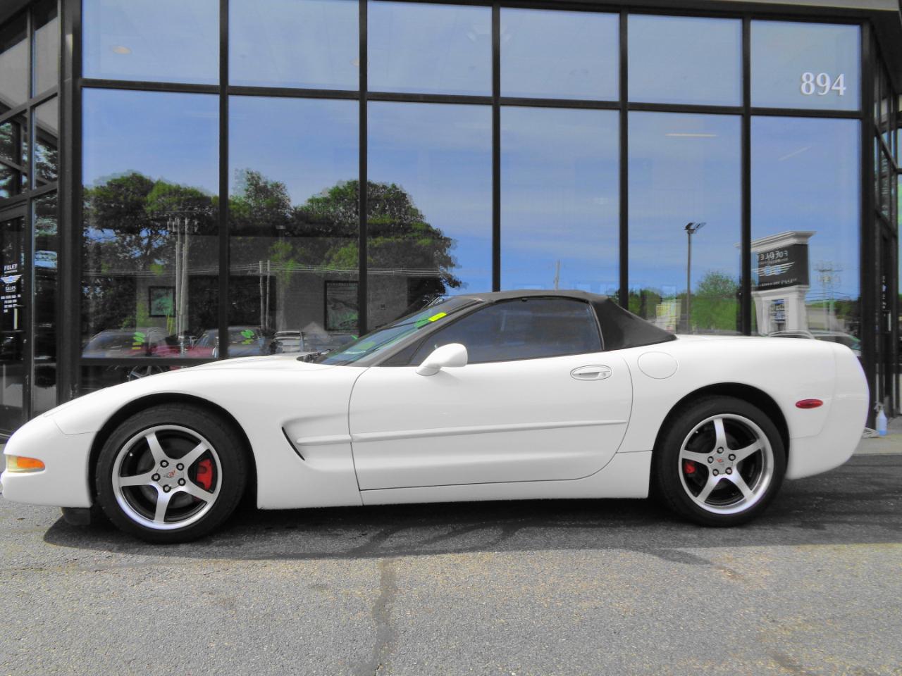 Chevrolet Corvette 2dr Convertible 2001