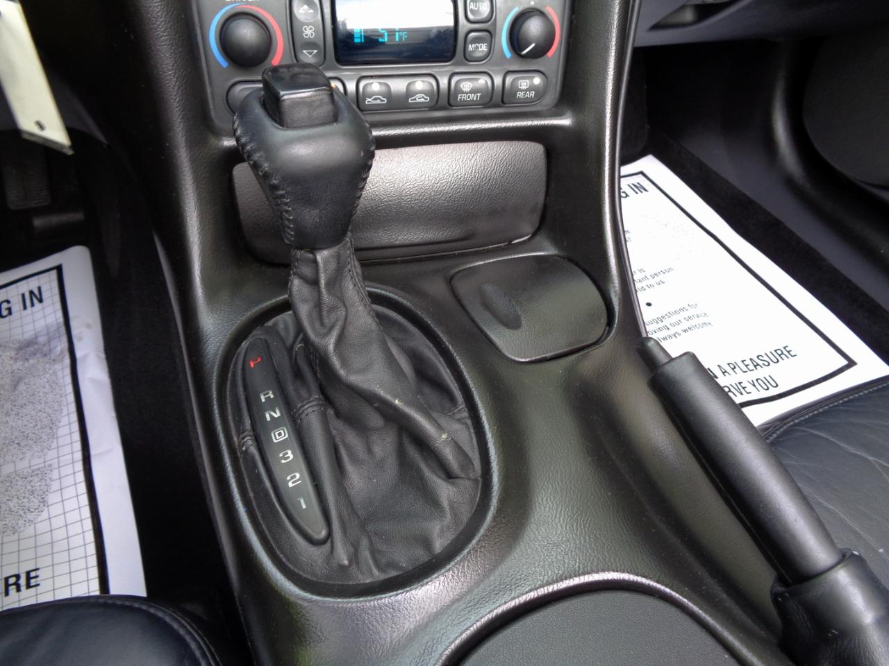 Chevrolet Corvette 2dr Convertible 2001