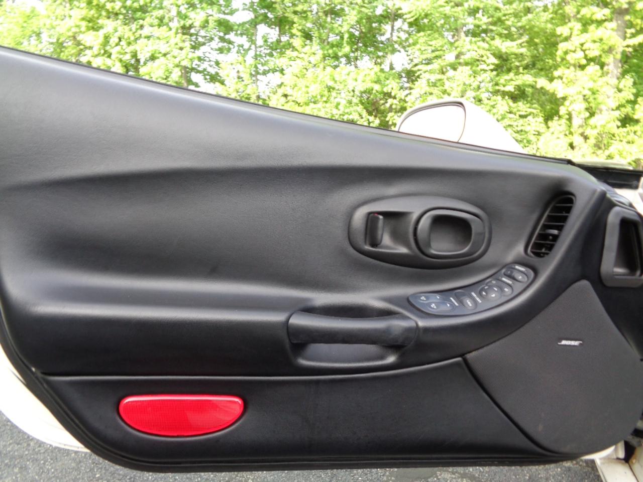 Chevrolet Corvette 2dr Convertible 2001
