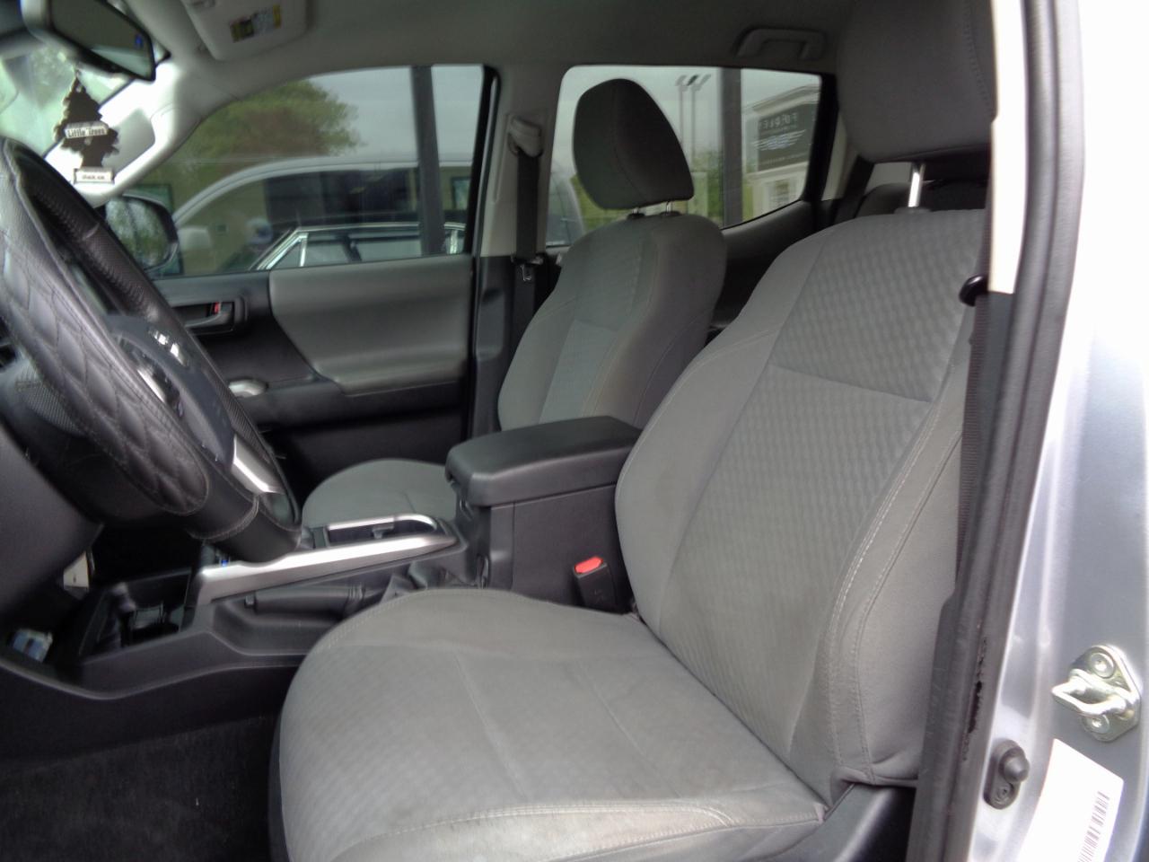 Toyota Tacoma 4WD SR5 Double Cab 5' Bed V6 AT (Natl) 2020