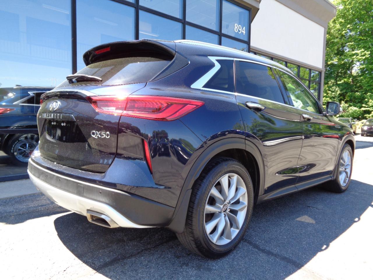 Infiniti QX50 LUXE AWD 2021