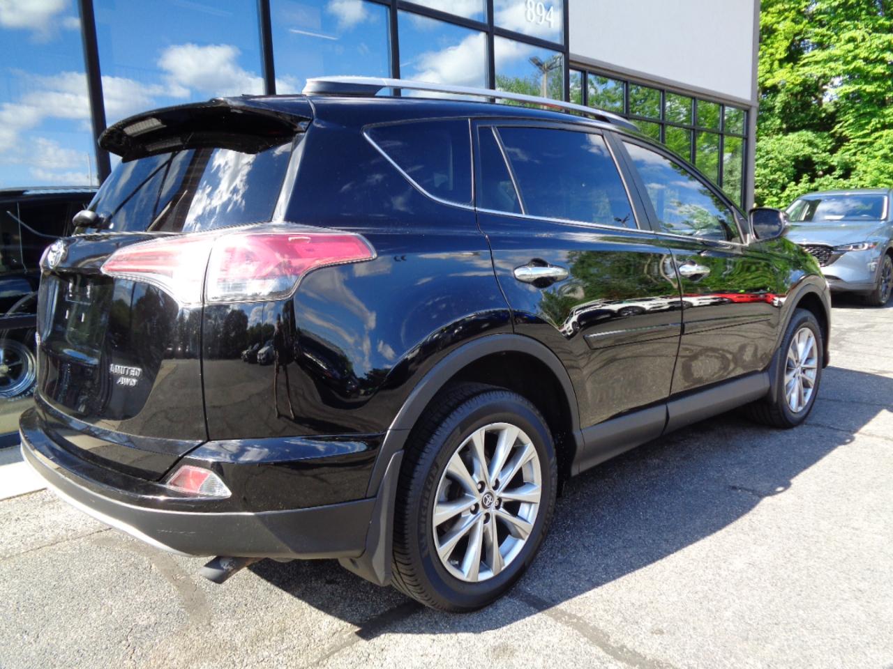 Toyota RAV4 Limited AWD (Natl) 2018