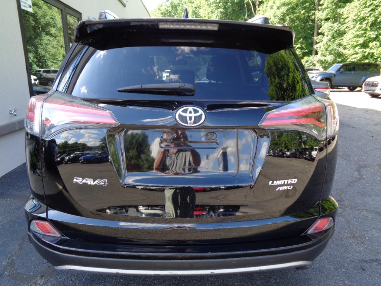 Toyota RAV4 Limited AWD (Natl) 2018
