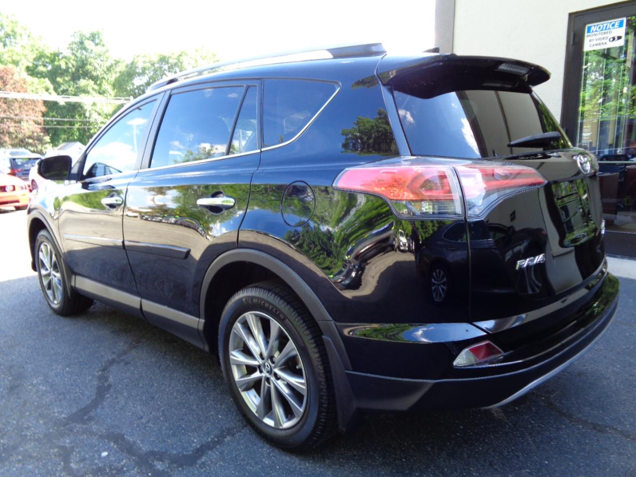 Toyota RAV4 Limited AWD (Natl) 2018