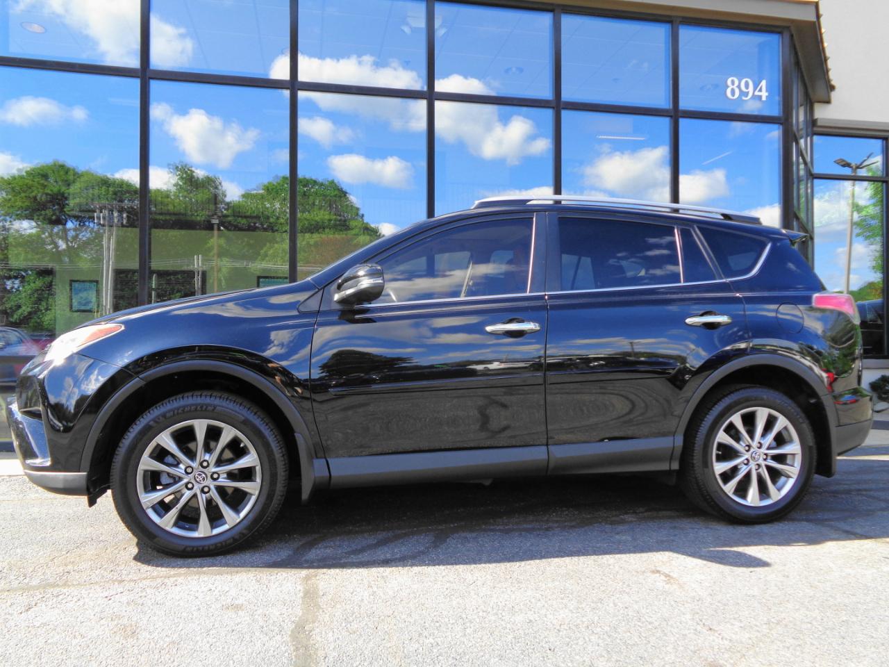 Toyota RAV4 Limited AWD (Natl) 2018