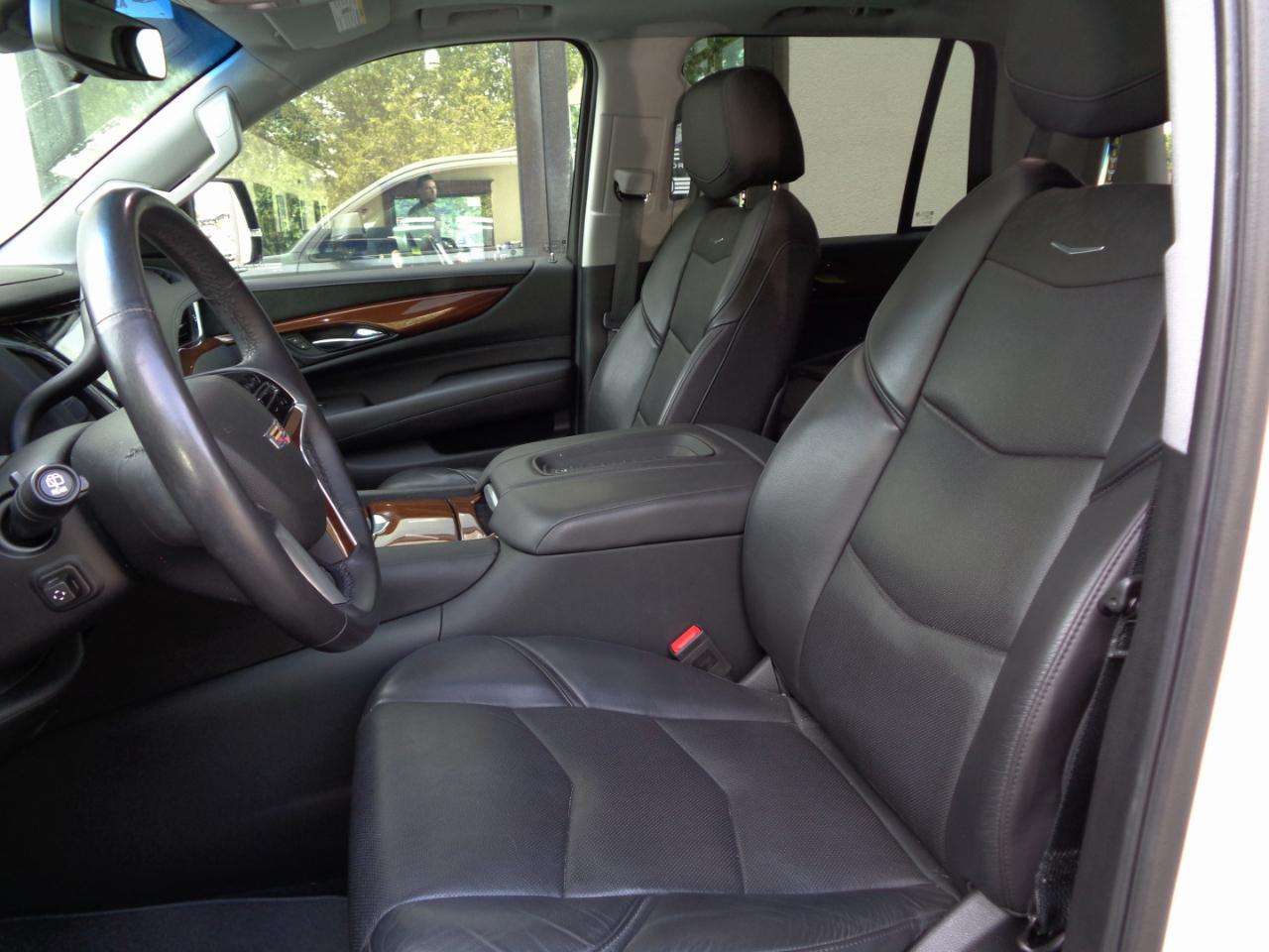 Cadillac Escalade 4WD 4dr Luxury 2019