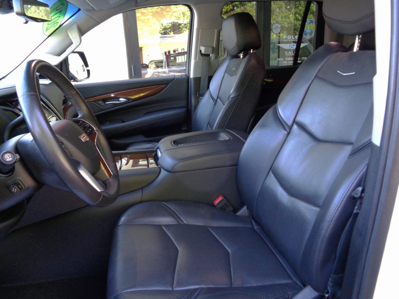 Cadillac Escalade 4WD 4dr Luxury 2019