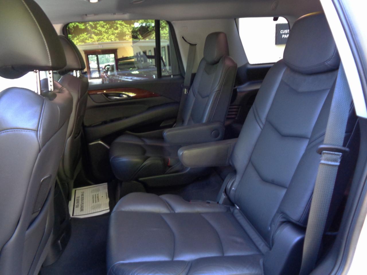 Cadillac Escalade 4WD 4dr Luxury 2019