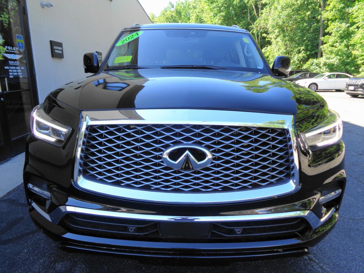 Infiniti QX80 LUXE AWD 2024