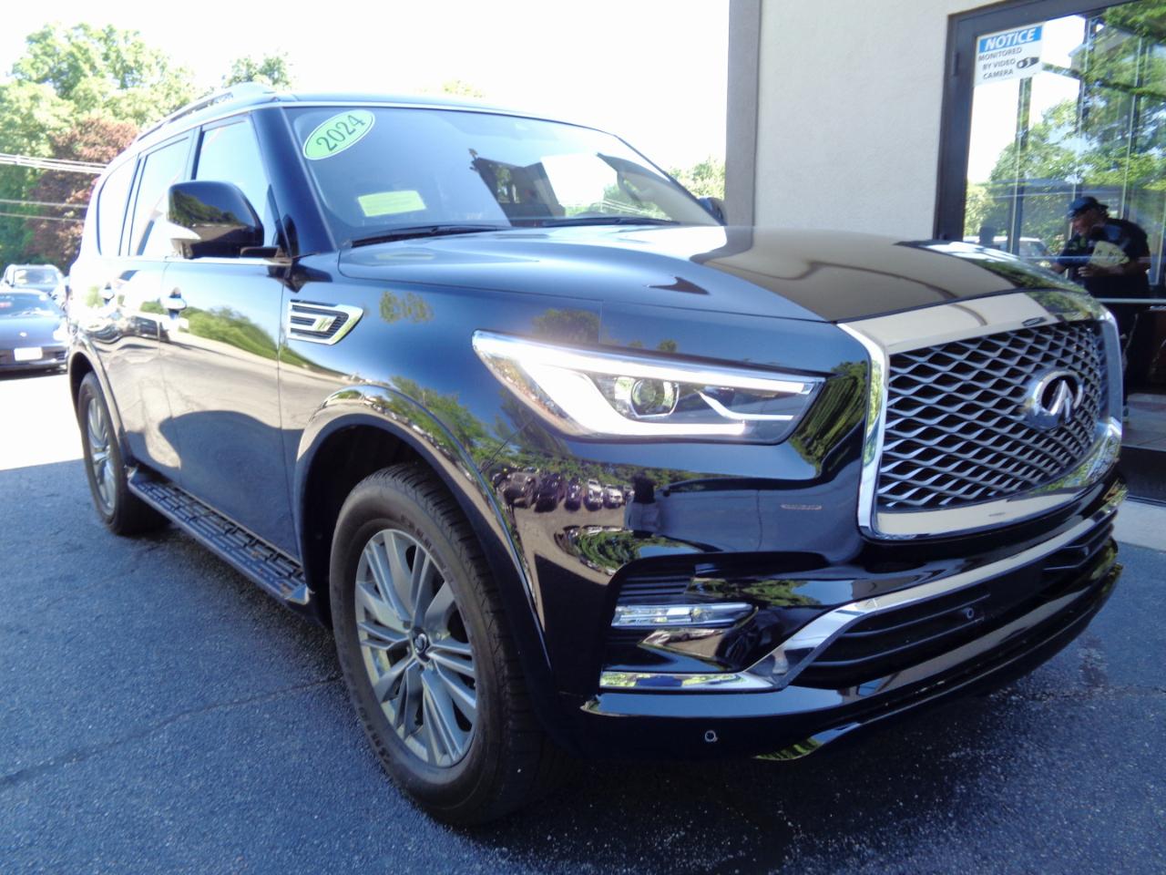 Infiniti QX80 LUXE AWD 2024