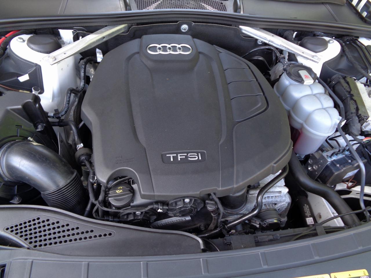 Audi A4 Sedan Premium Plus 45 TFSI quattro 2020