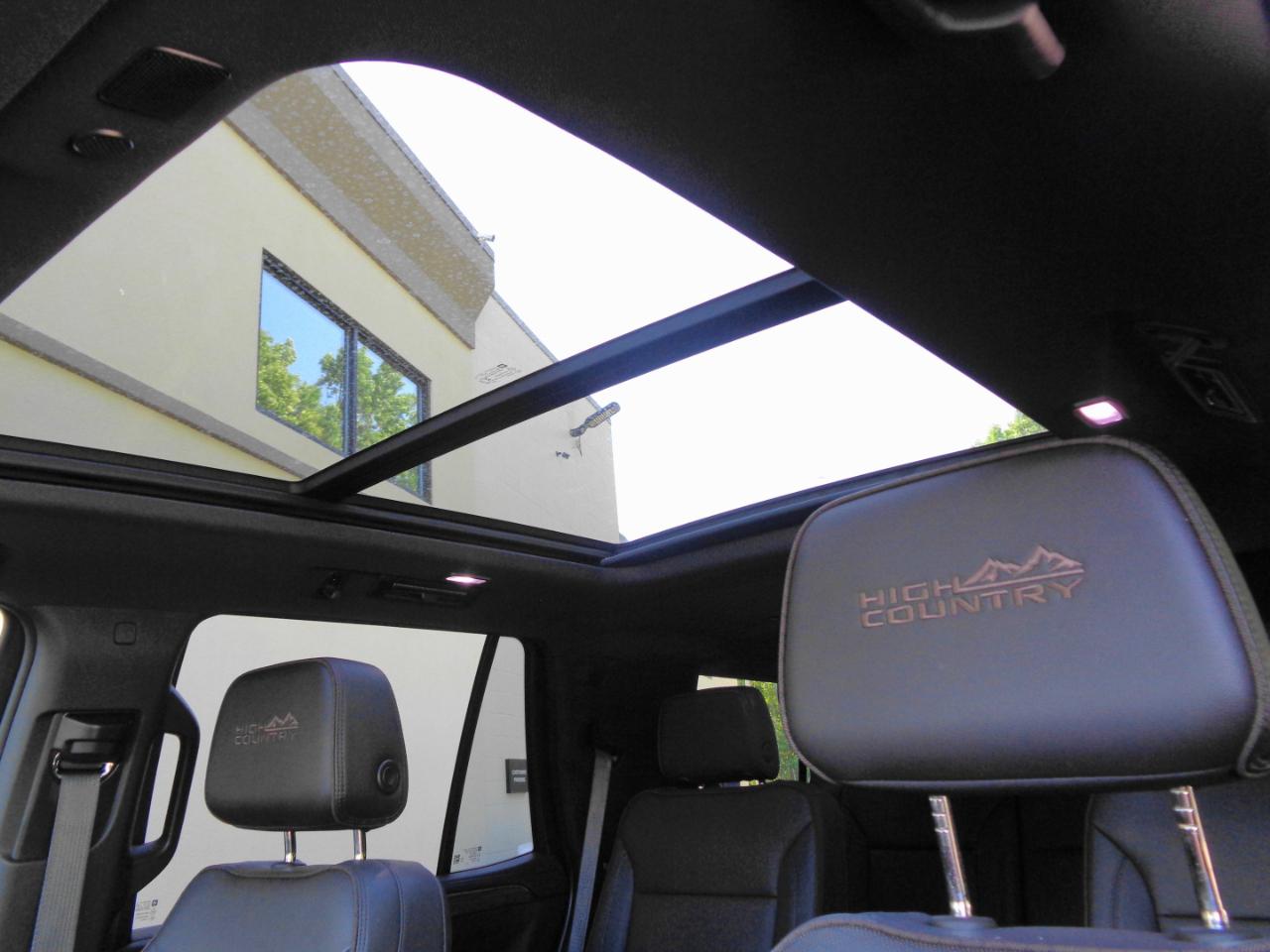 Chevrolet Tahoe 4WD 4dr High Country 2023