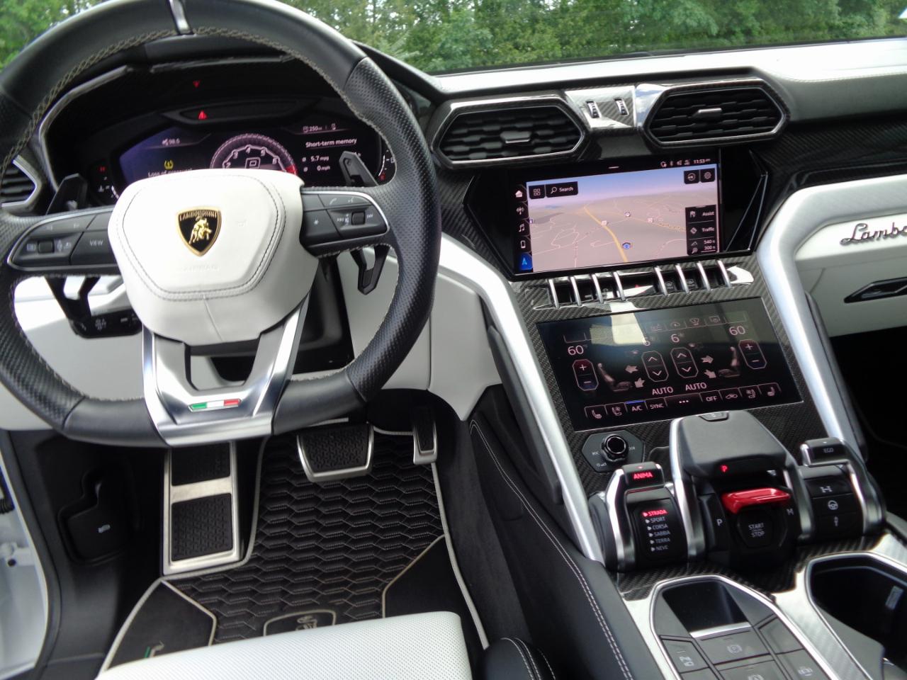 Lamborghini Urus AWD 2020