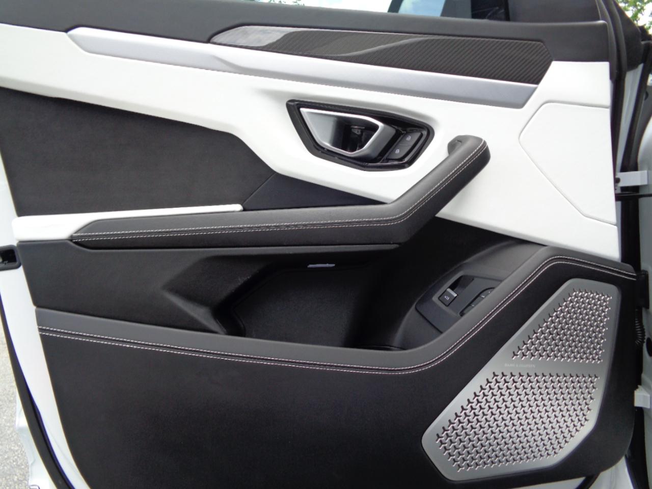 Lamborghini Urus AWD 2020
