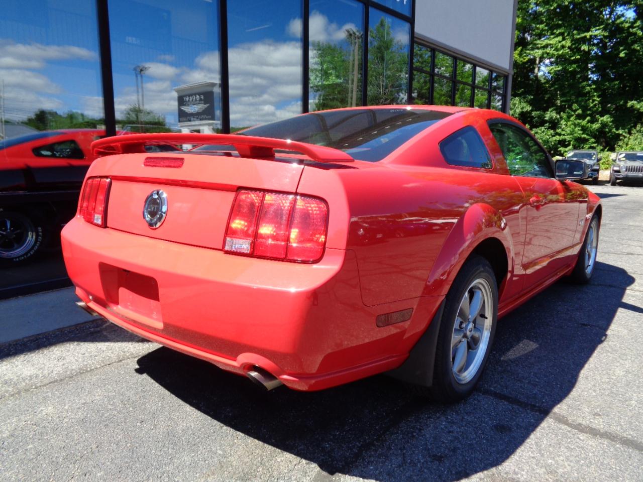 Ford Mustang 2dr Cpe GT Deluxe 2006