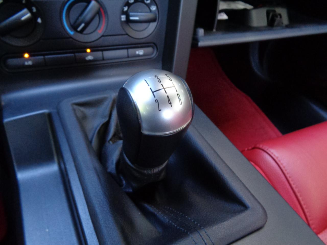 Ford Mustang 2dr Cpe GT Deluxe 2006