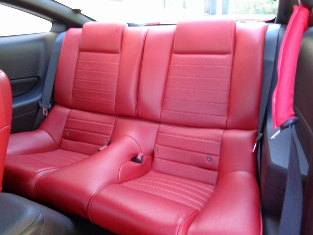 Ford Mustang 2dr Cpe GT Deluxe 2006