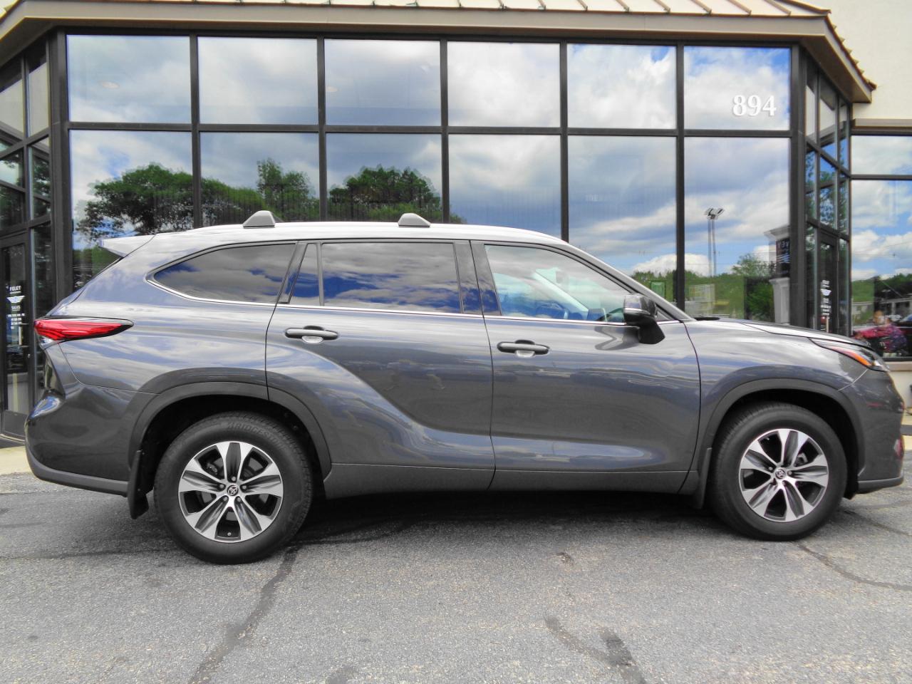 Toyota Highlander XLE AWD (Natl) 2022