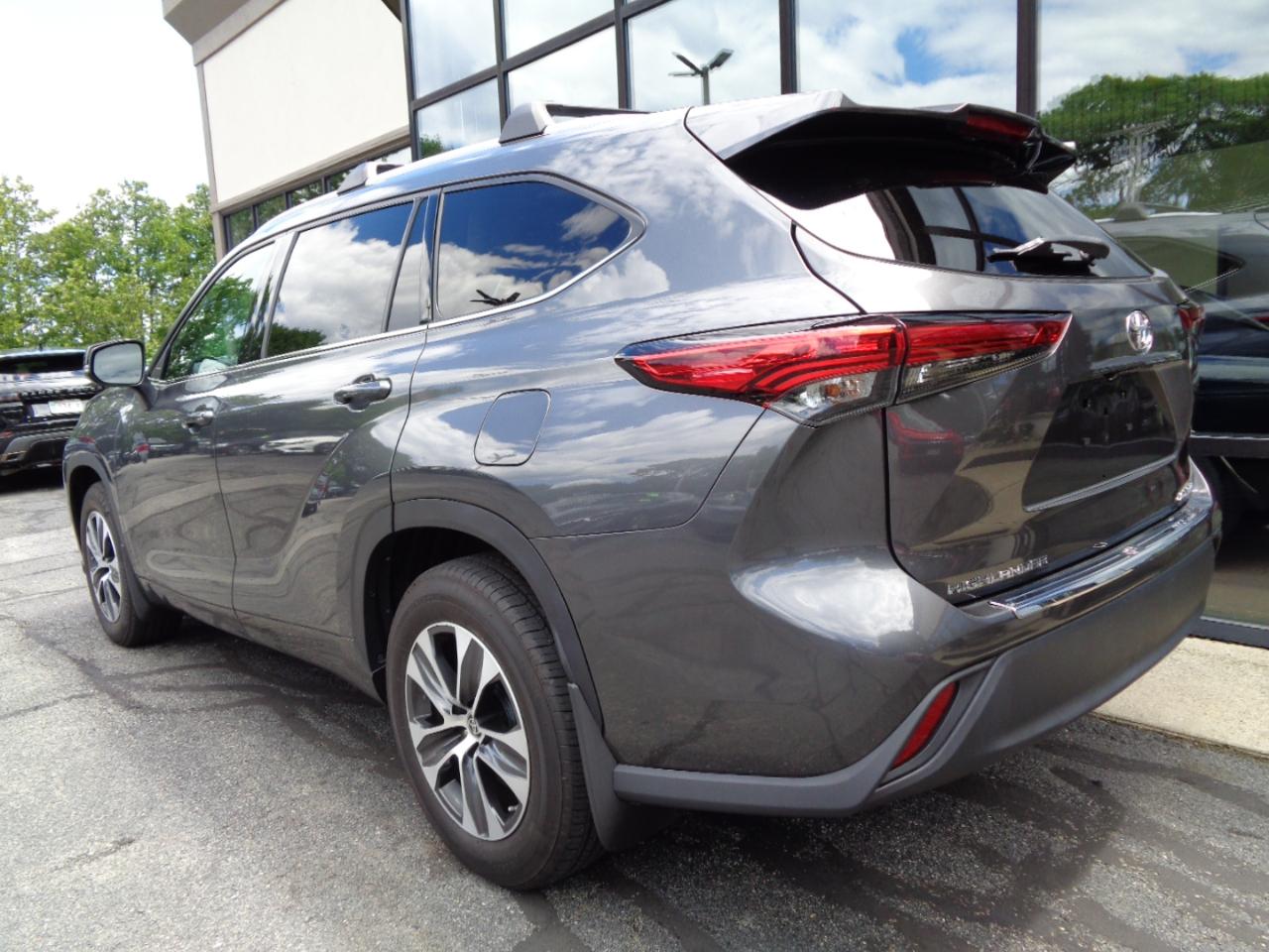 Toyota Highlander XLE AWD (Natl) 2022