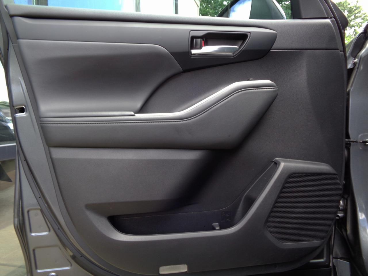 Toyota Highlander XLE AWD (Natl) 2022