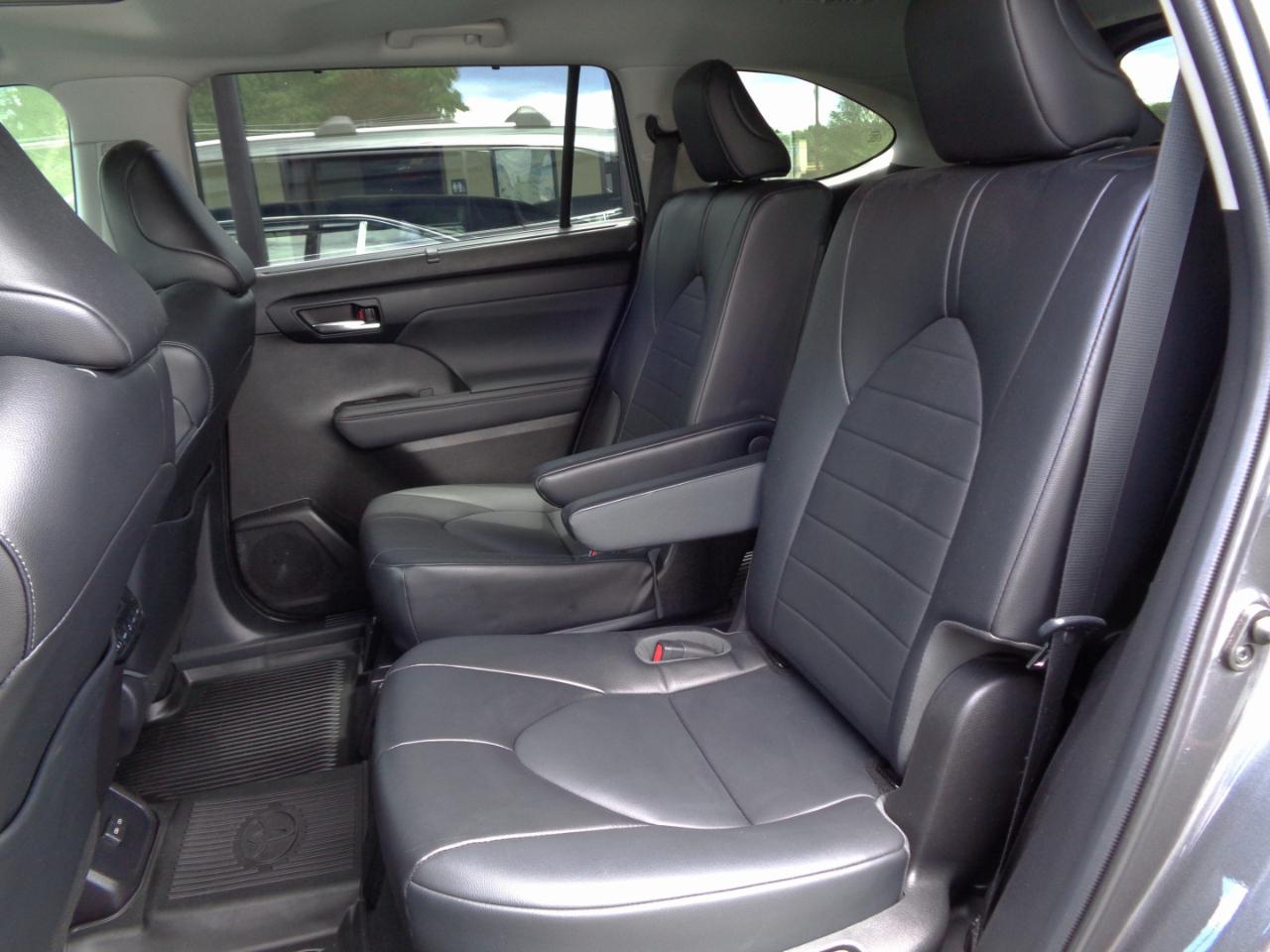 Toyota Highlander XLE AWD (Natl) 2022