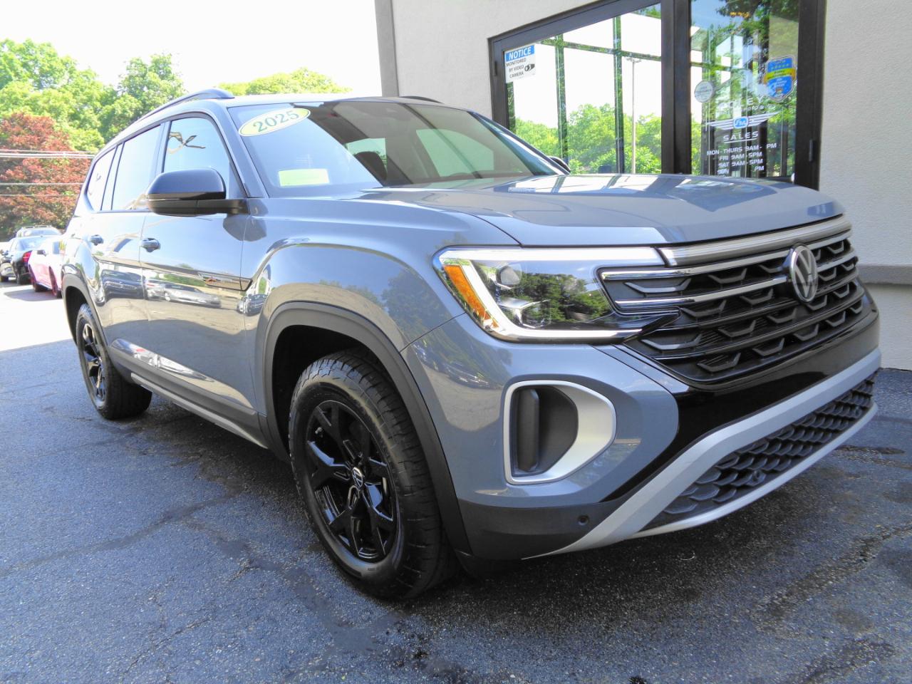 Volkswagen Atlas 2.0T Peak Edition 4MOTION 2025