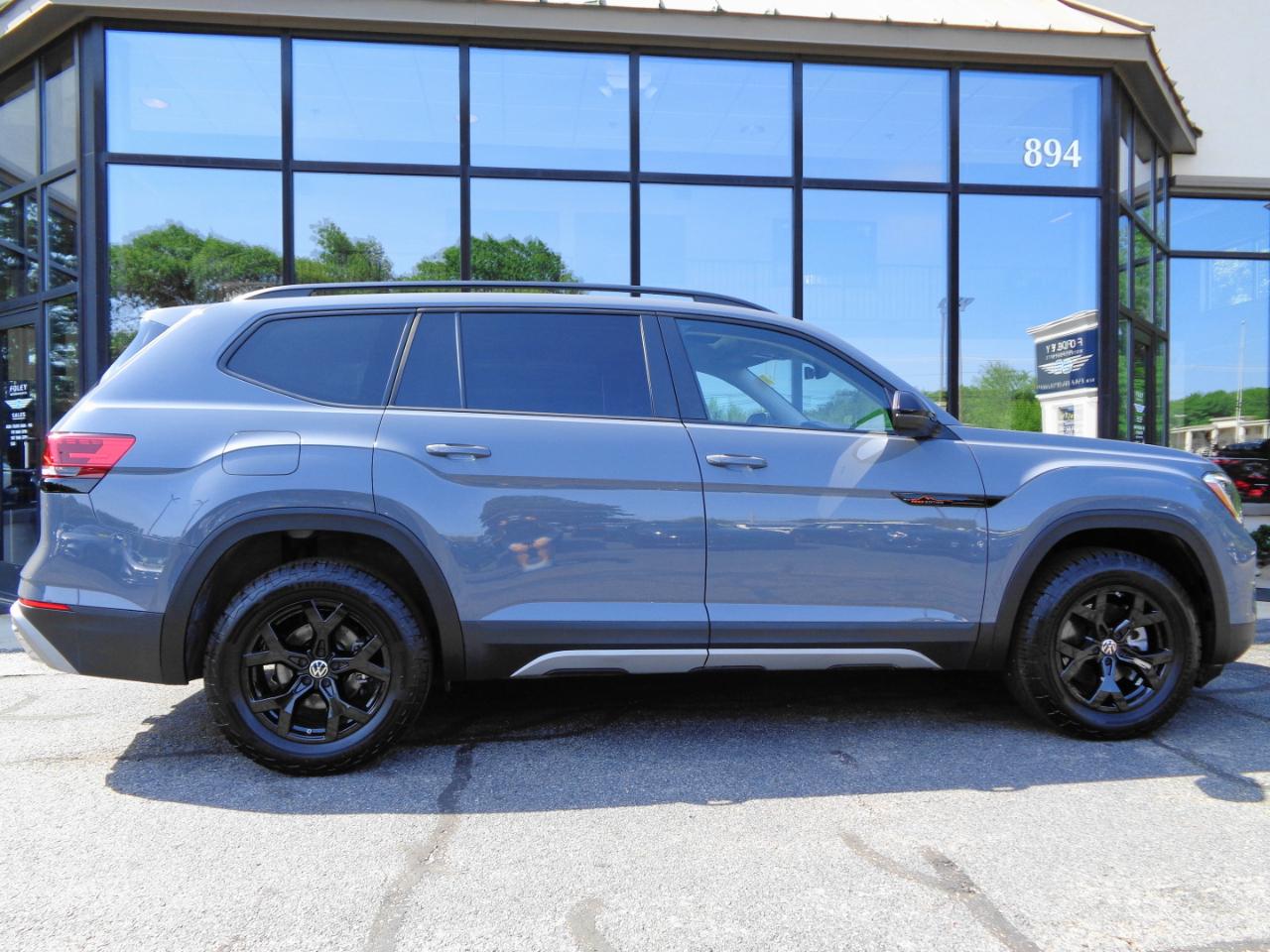 Volkswagen Atlas 2.0T Peak Edition 4MOTION 2025