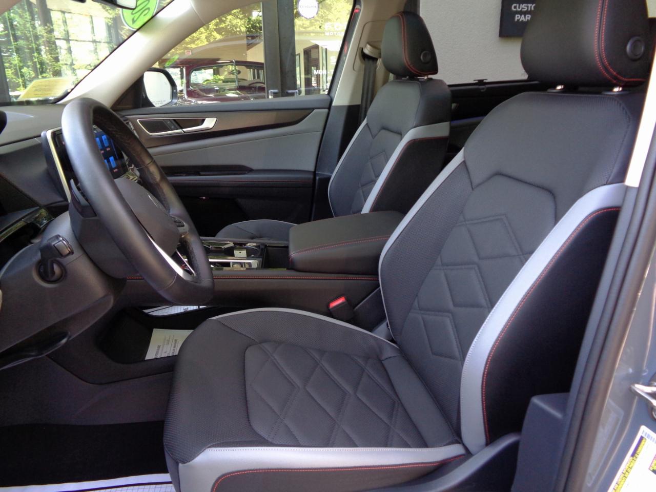 Volkswagen Atlas 2.0T Peak Edition 4MOTION 2025