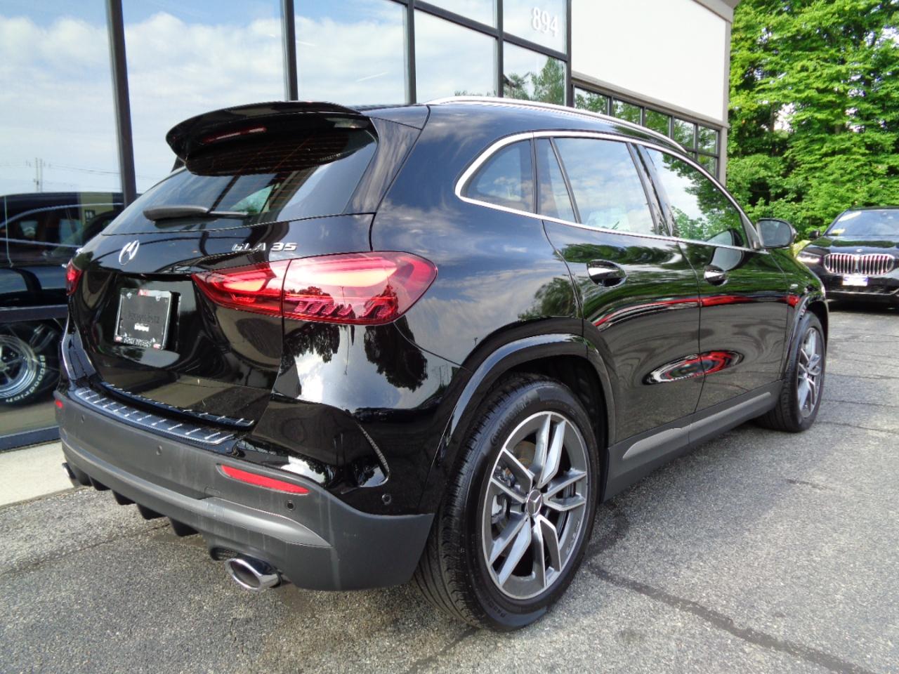 Mercedes-Benz GLA AMG GLA 35 4MATIC SUV 2025