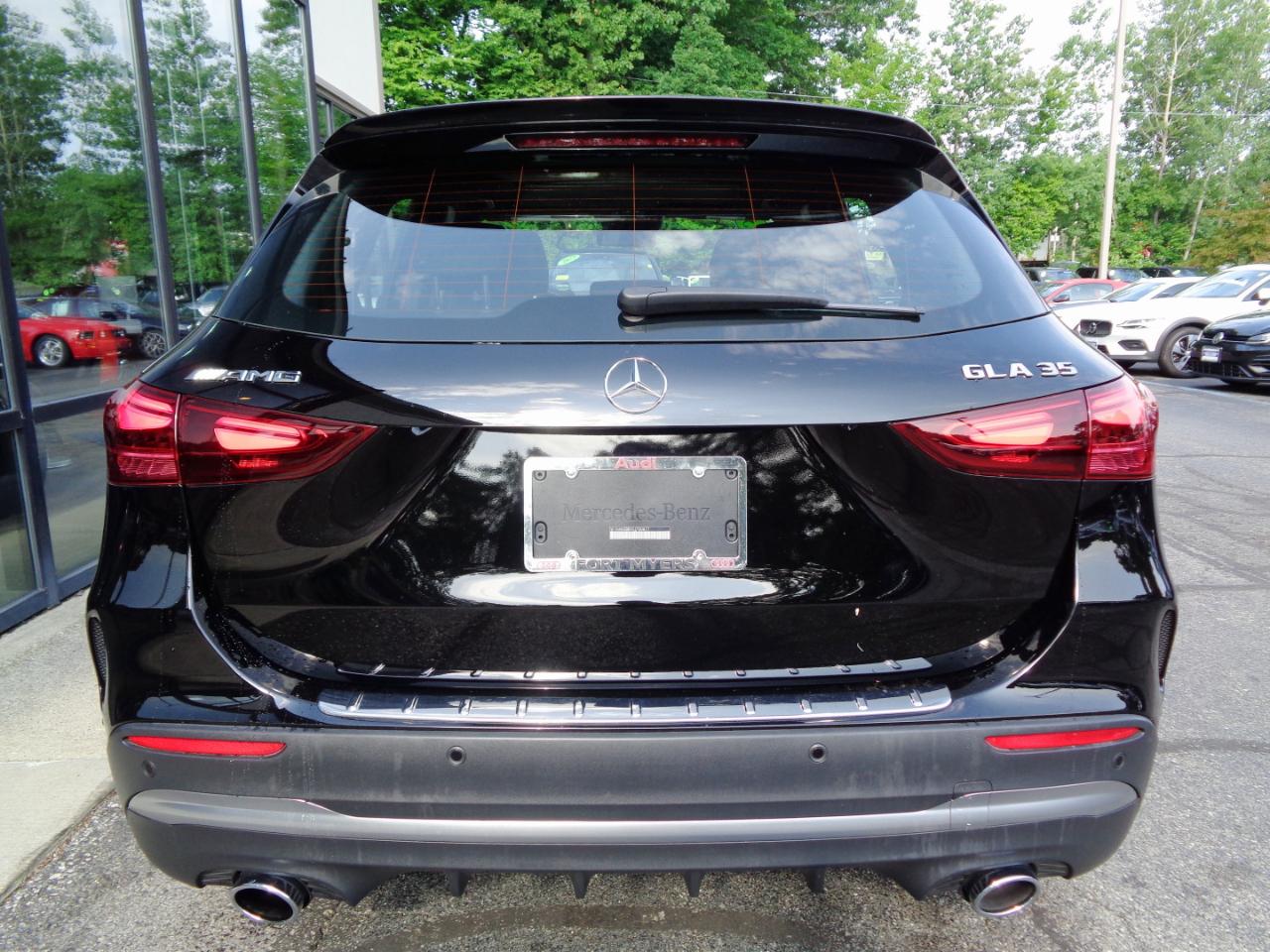 Mercedes-Benz GLA AMG GLA 35 4MATIC SUV 2025